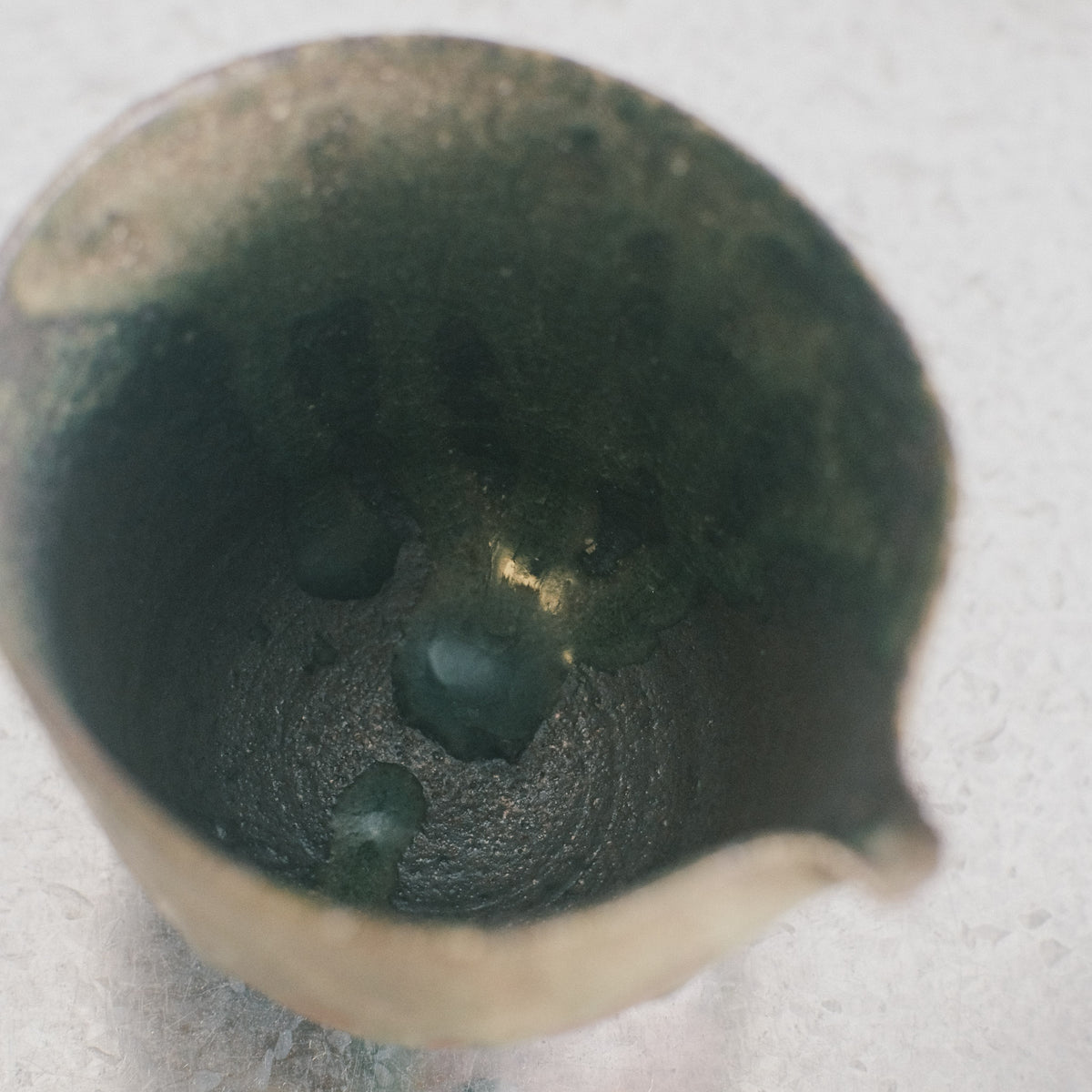 Katakuchi Pourer, Ash Glaze